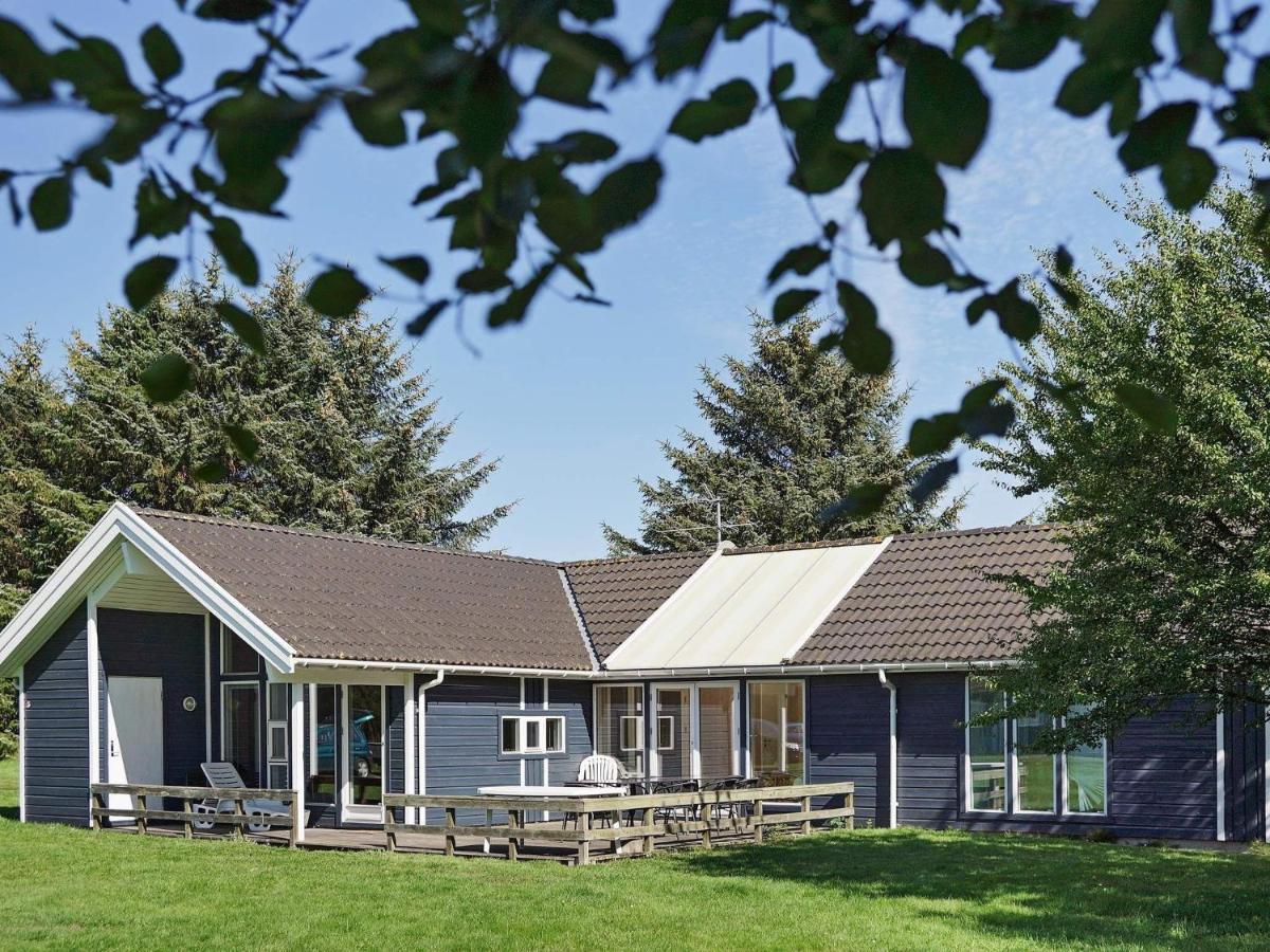 12 Person Holiday Home In Aakirkeby Vester Somarken Экстерьер фото